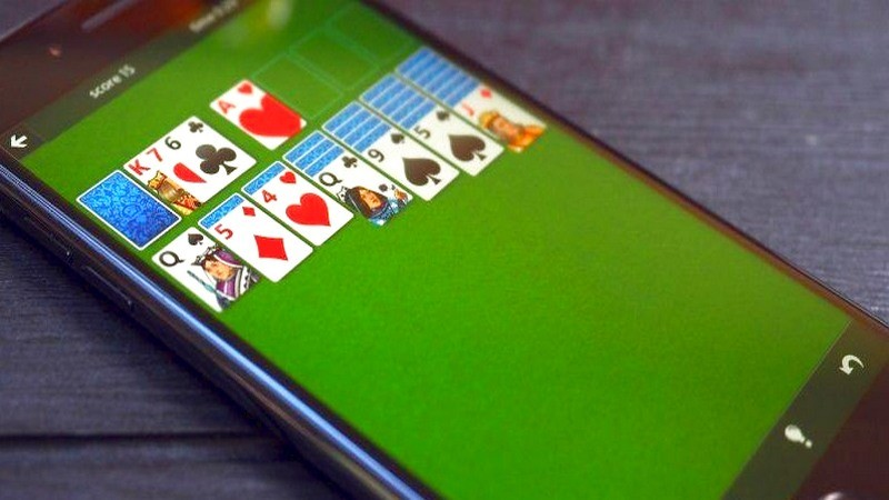 Những lợi ích vô cùng hấp dẫn khi chơi game đánh bài trên điện thoại